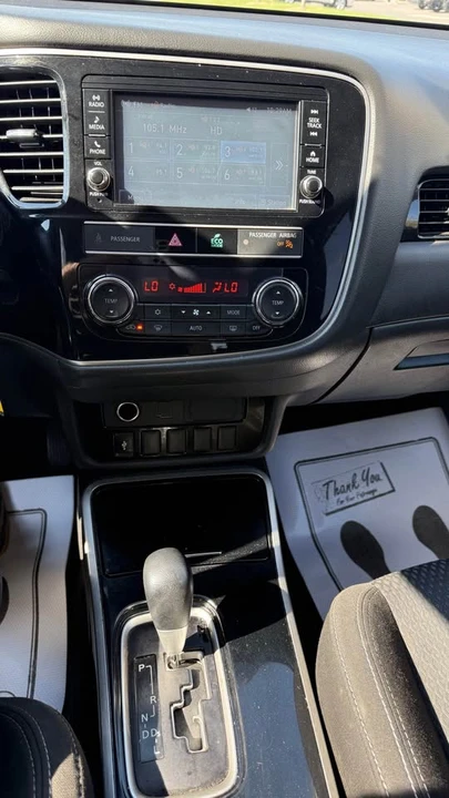 2019 Mitsubishi Outlander - Image 14 of 19