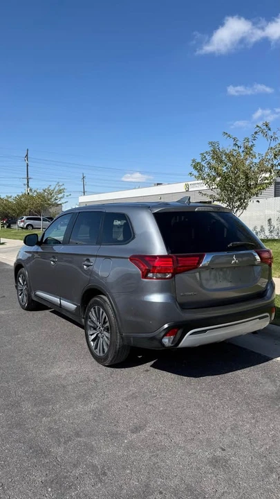 2019 Mitsubishi Outlander - Image 5 of 19