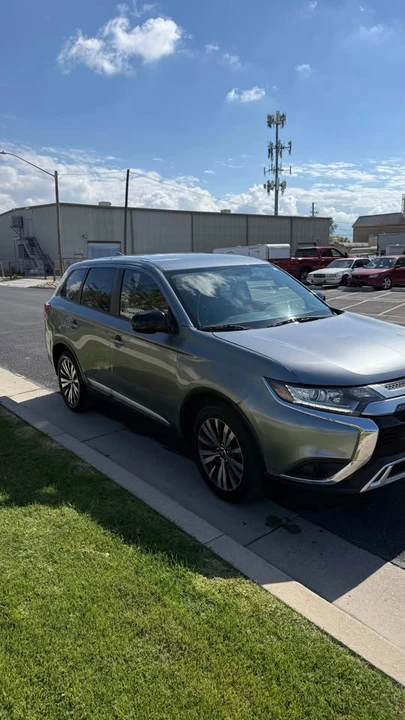 2019 Mitsubishi Outlander - Image 3 of 19
