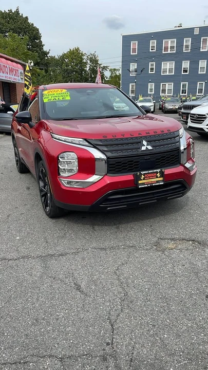 2019 Mitsubishi Outlander - Image 2 of 8