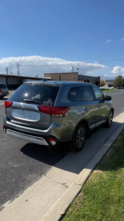 2019 Mitsubishi Outlander - Image 4 of 19