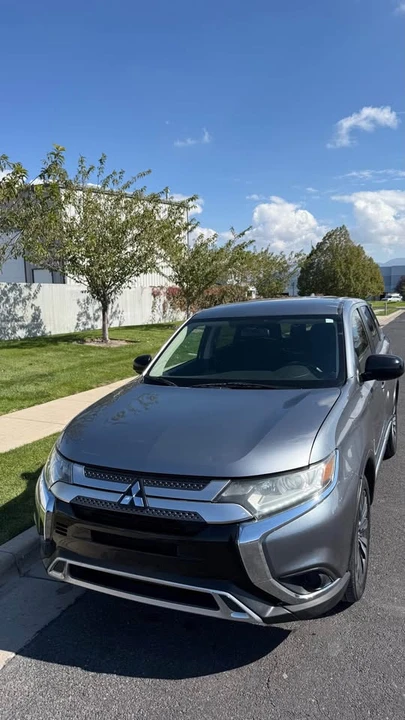 2019 Mitsubishi Outlander - Image 7 of 19