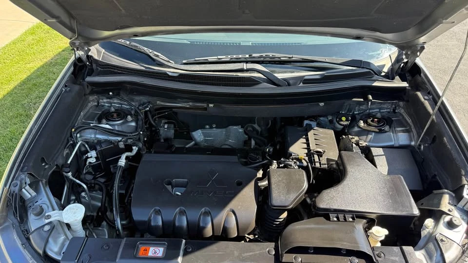 2019 Mitsubishi Outlander - Image 8 of 19