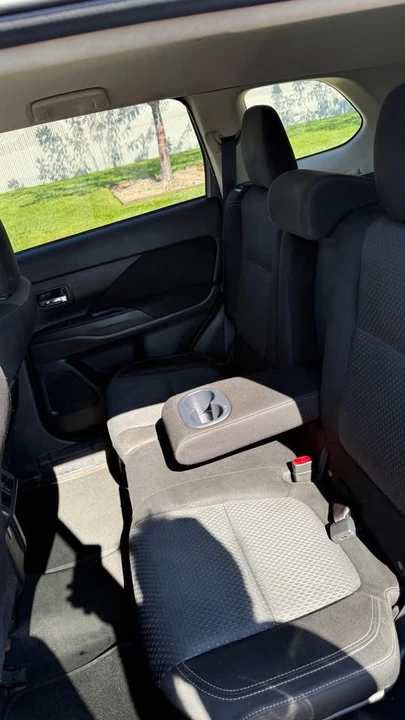 2019 Mitsubishi Outlander - Image 10 of 19