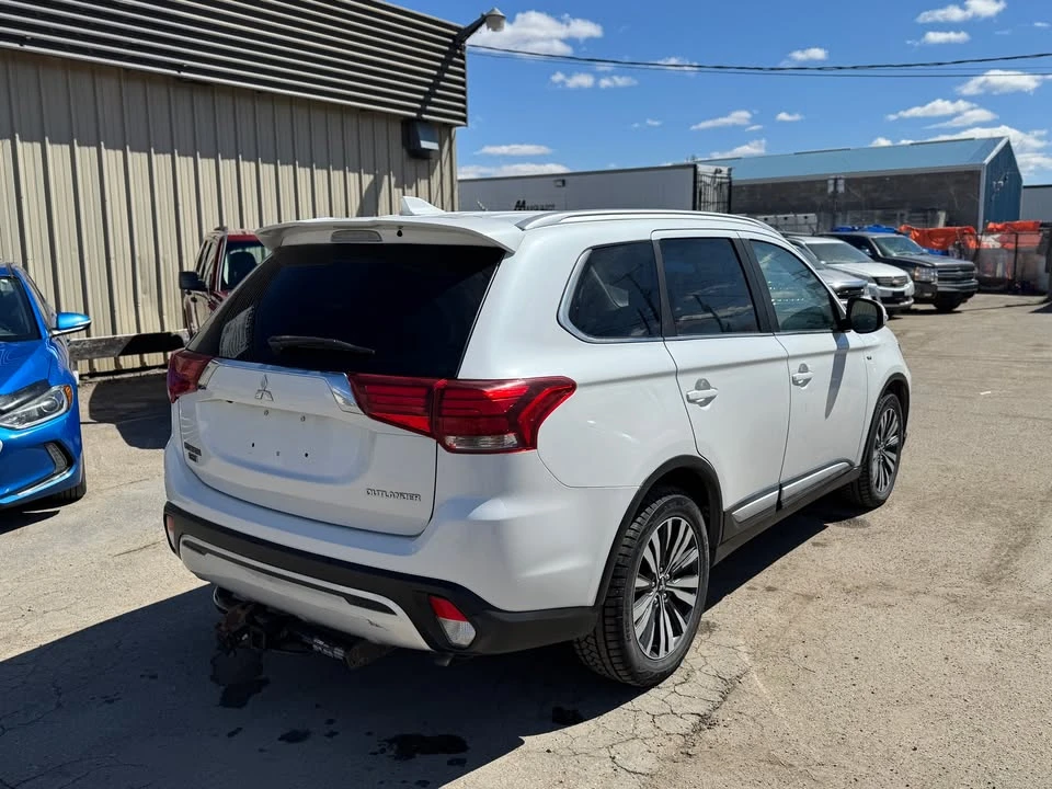 2019 Mitsubishi Outlander - Image 5 of 16