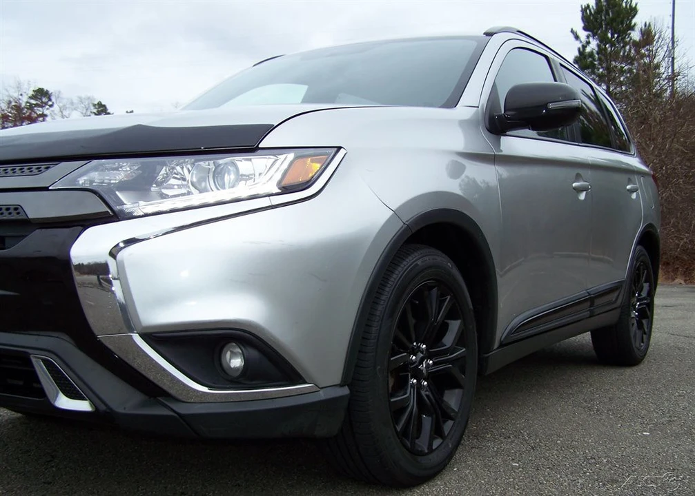 2019 Mitsubishi Outlander - Image 18 of 21