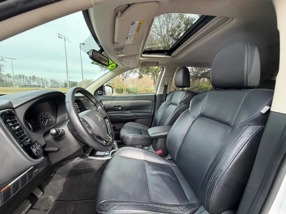 2019 Mitsubishi Outlander - Image 7 of 21