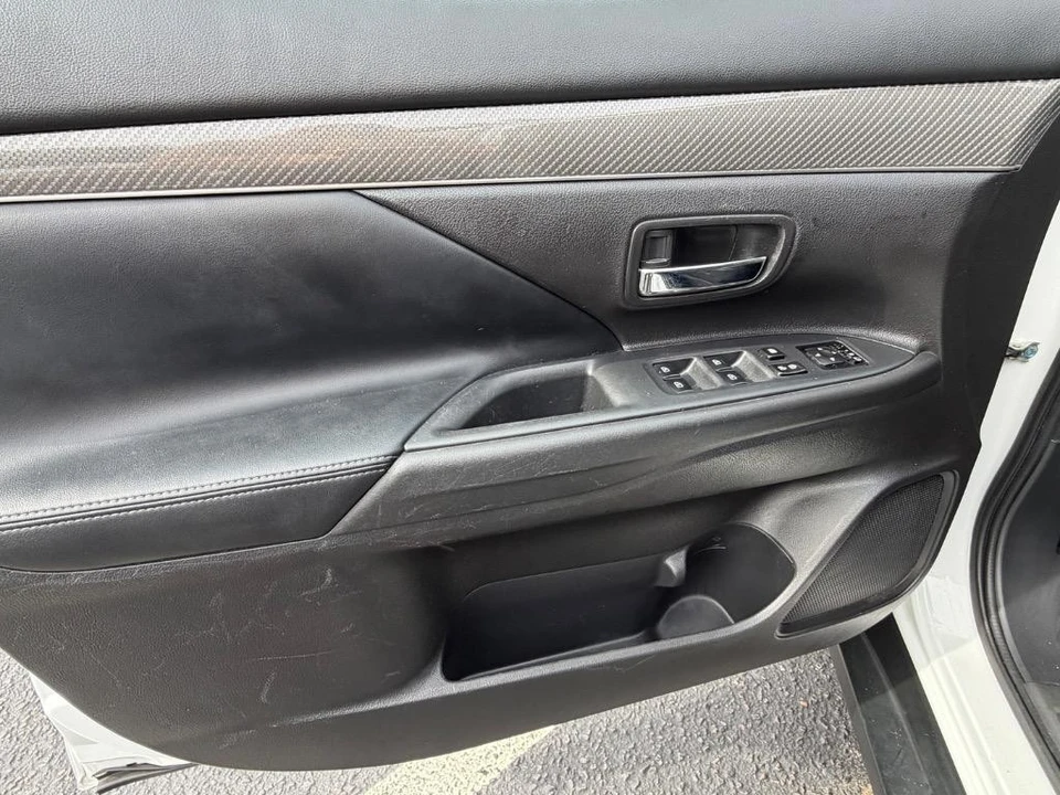2019 Mitsubishi Outlander - Image 4 of 21