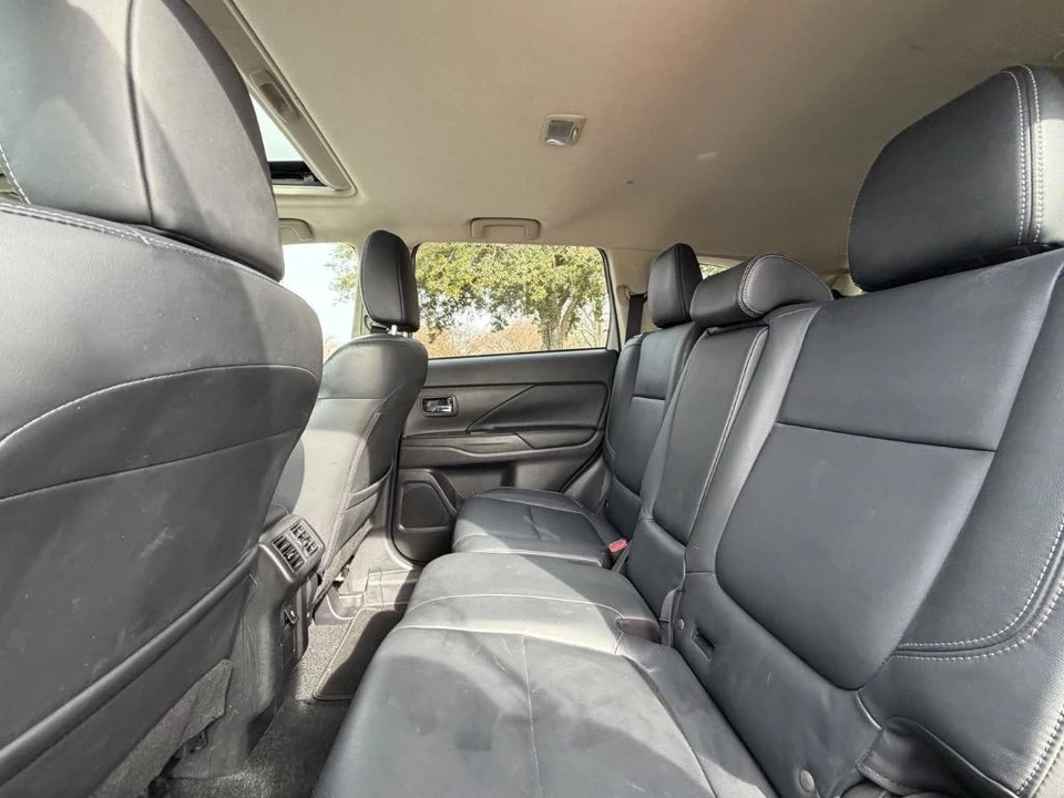 2019 Mitsubishi Outlander - Image 21 of 21