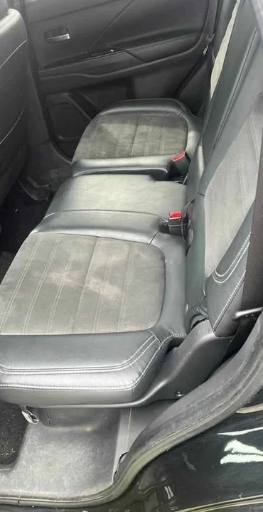 2019 Mitsubishi Outlander - Image 18 of 20