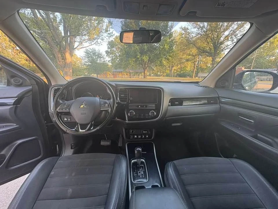 2019 Mitsubishi Outlander - Image 5 of 11