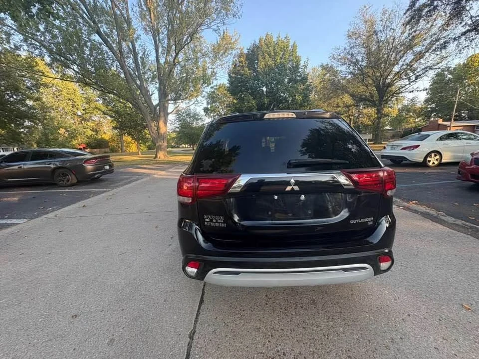 2019 Mitsubishi Outlander - Image 4 of 11