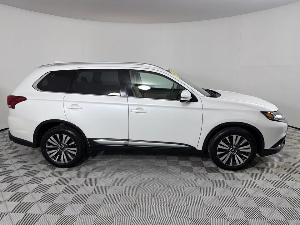 2019 Mitsubishi Outlander - Image 4 of 21
