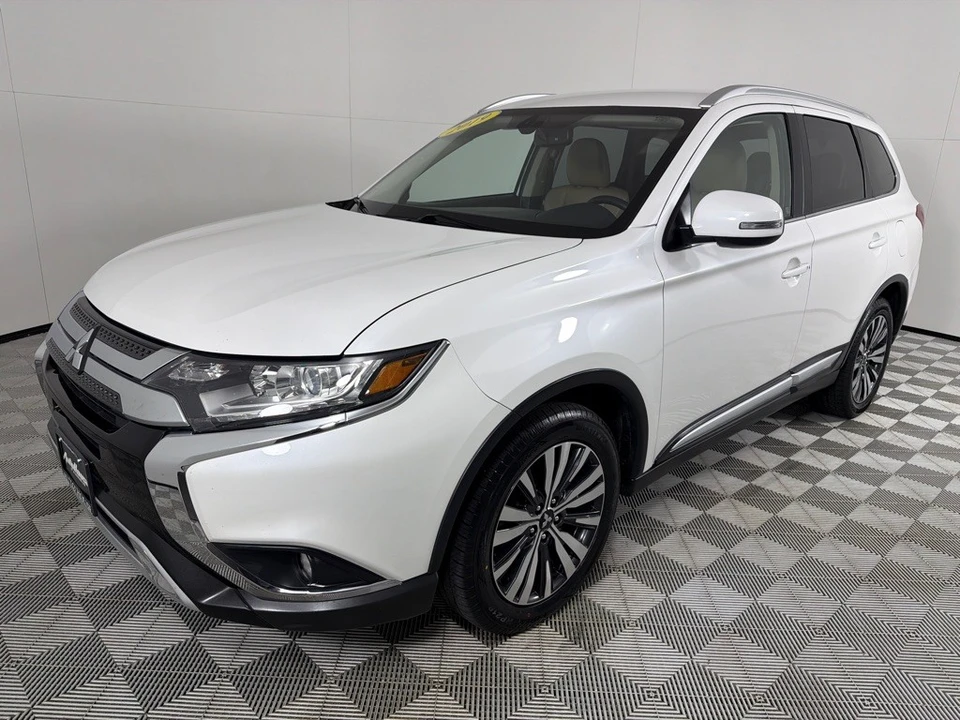 2019 Mitsubishi Outlander - Image 9 of 21