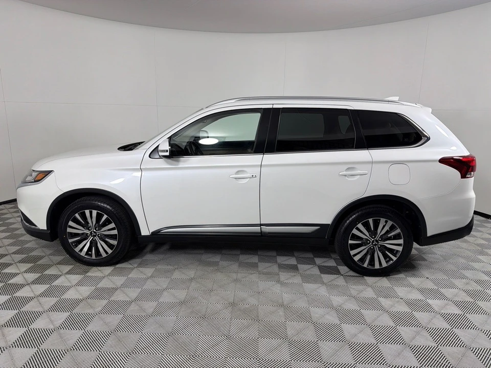 2019 Mitsubishi Outlander - Image 8 of 21