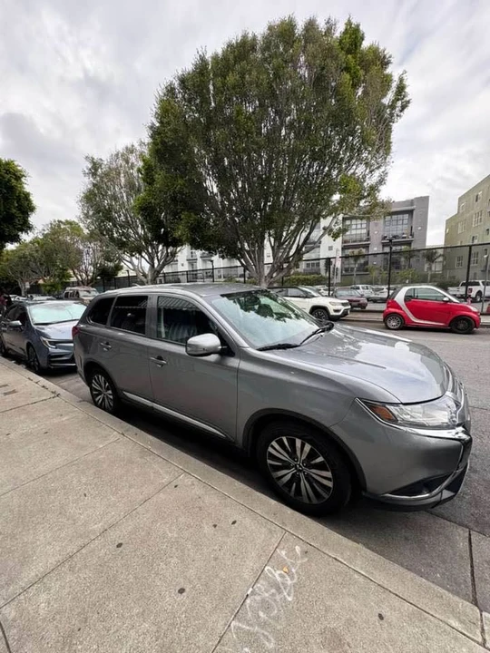 2019 Mitsubishi Outlander - Image 6 of 17