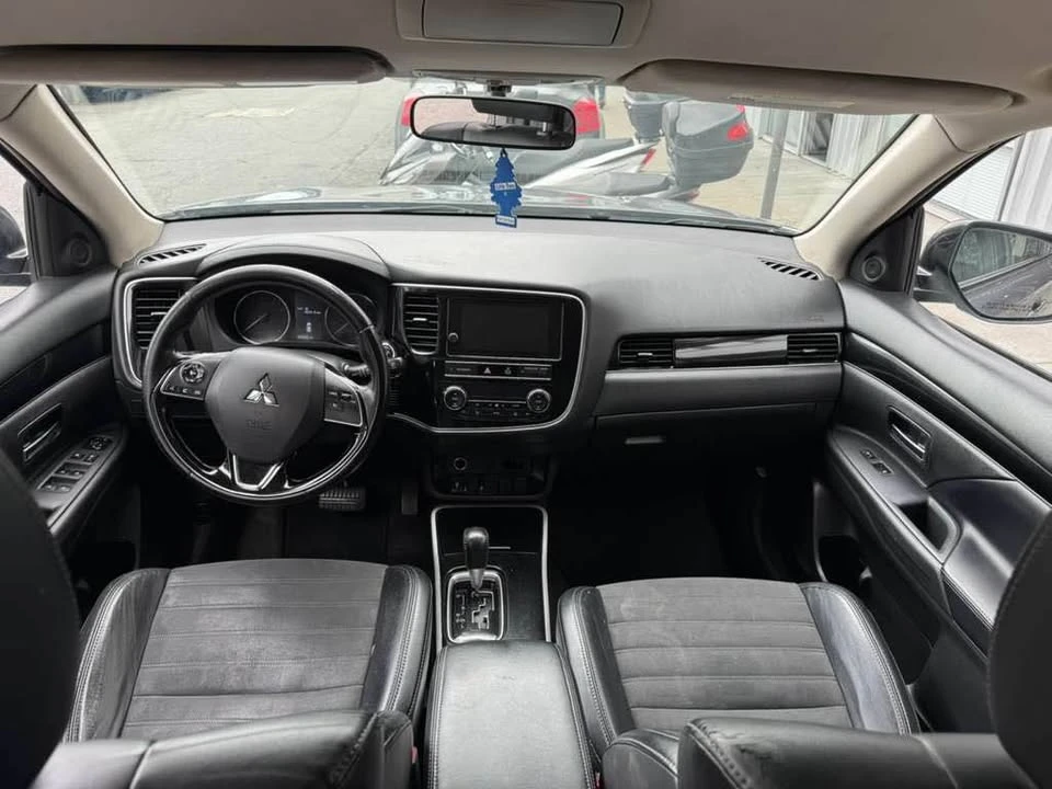 2019 Mitsubishi Outlander - Image 12 of 17