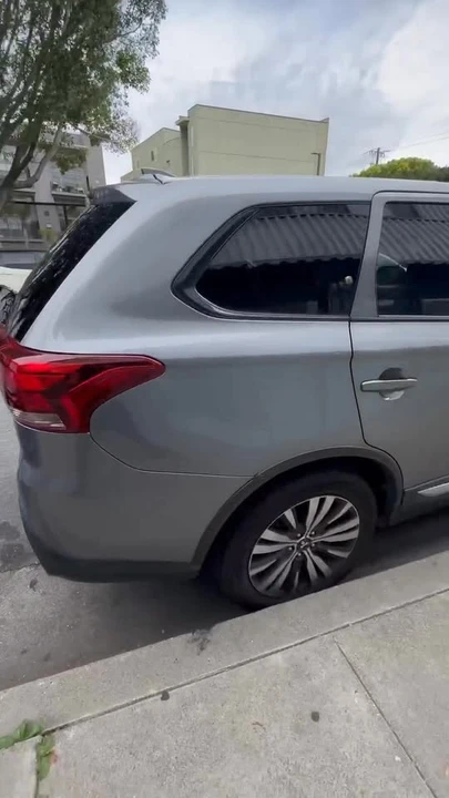 2019 Mitsubishi Outlander - Image 17 of 17