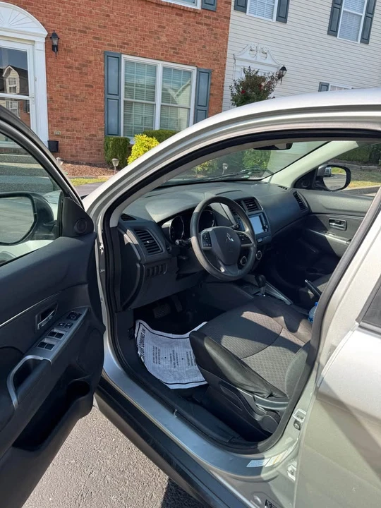 2019 Mitsubishi Outlander - Image 8 of 9