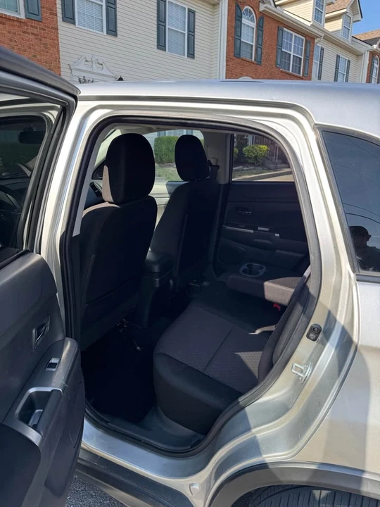 2019 Mitsubishi Outlander - Image 7 of 9