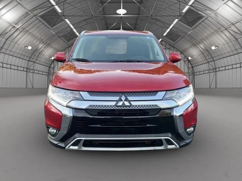 2019 Mitsubishi Outlander - Image 2 of 12