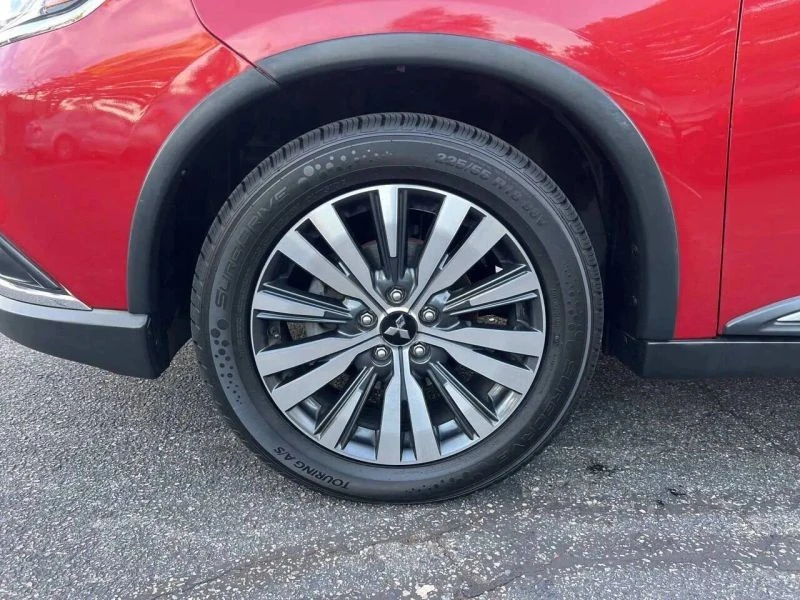 2019 Mitsubishi Outlander - Image 10 of 12