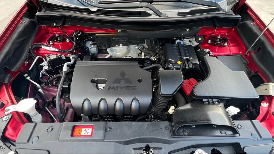 2019 Mitsubishi Outlander - Image 8 of 14