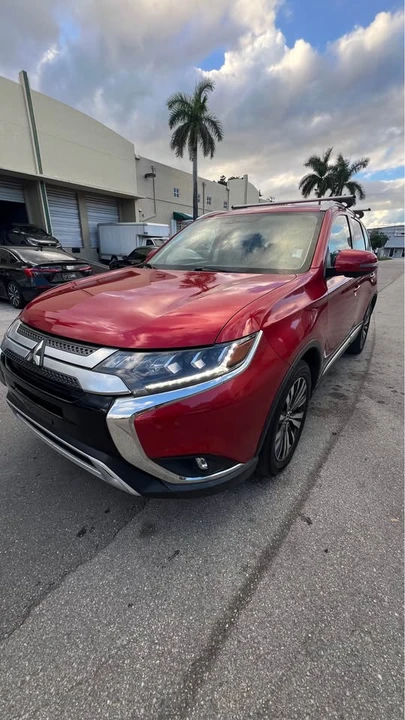 2019 Mitsubishi Outlander - Image 3 of 14