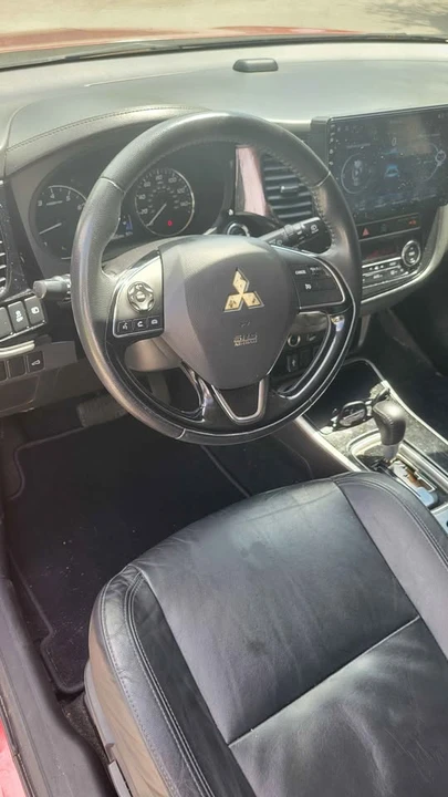 2019 Mitsubishi Outlander - Image 8 of 12
