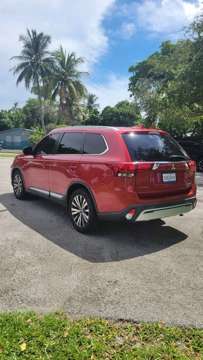 2019 Mitsubishi Outlander - Image 5 of 12