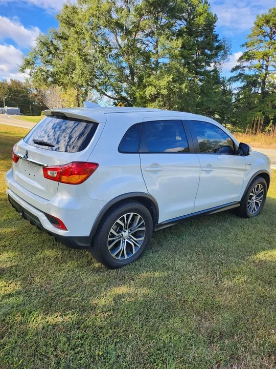 2019 Mitsubishi Outlander - Image 2 of 6
