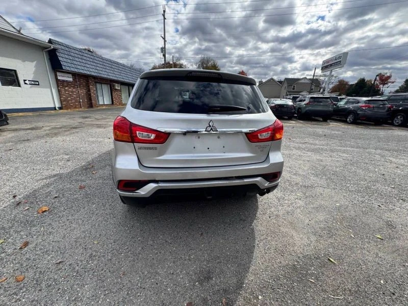 2019 Mitsubishi Outlander - Image 11 of 12