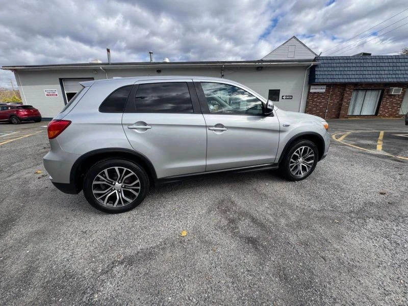 2019 Mitsubishi Outlander - Image 8 of 12