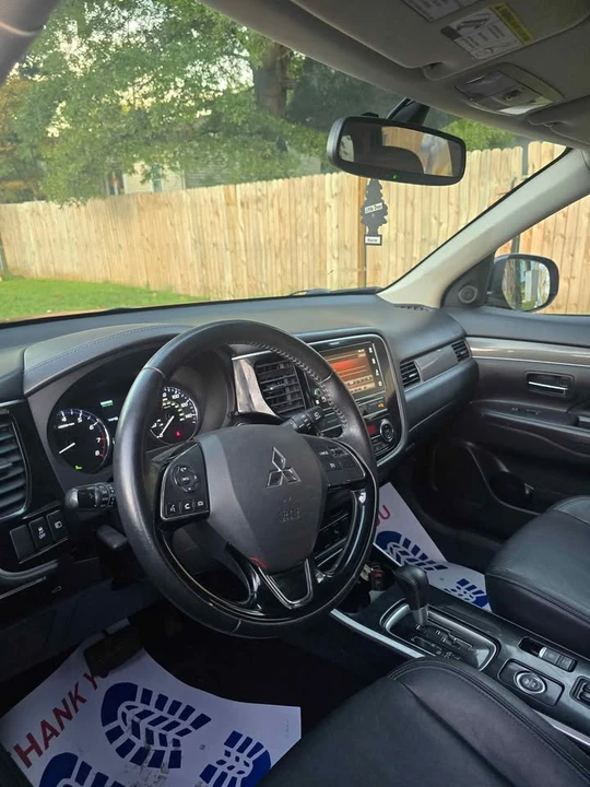 2019 Mitsubishi Outlander - Image 7 of 9