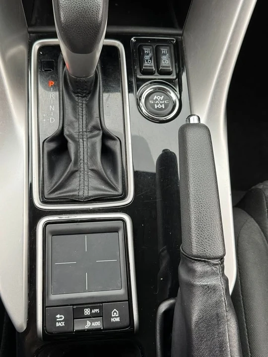 2019 Mitsubishi Eclipse - Image 13 of 15