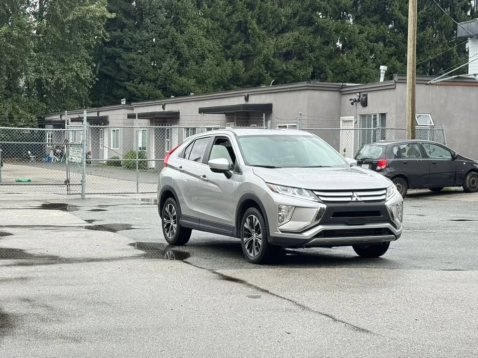 2019 Mitsubishi Eclipse - Image 2 of 14