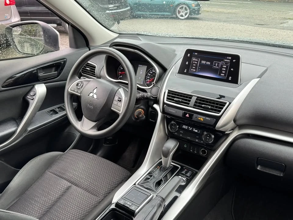 2019 Mitsubishi Eclipse - Image 9 of 15