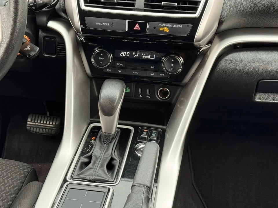 2019 Mitsubishi Eclipse - Image 11 of 14