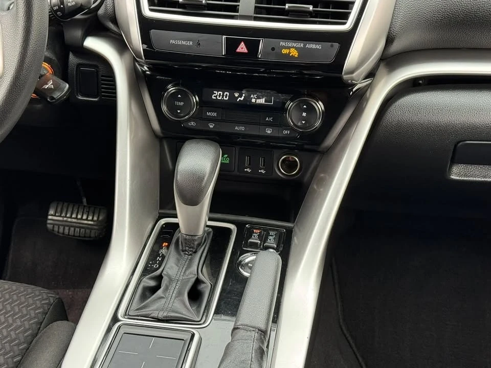 2019 Mitsubishi Eclipse - Image 12 of 15
