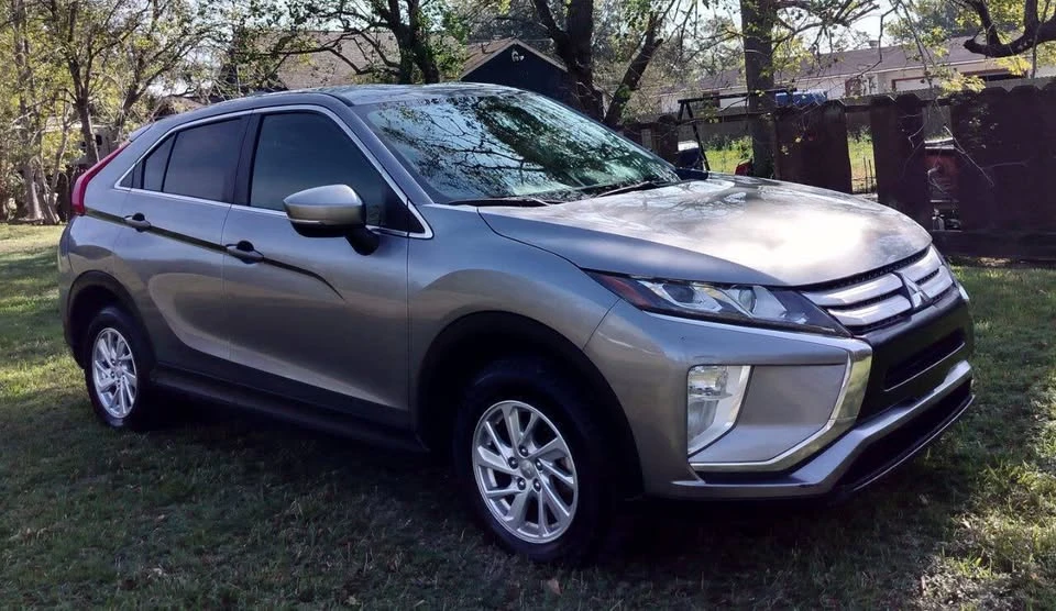 2019 Mitsubishi Eclipse Cross - Image 2 of 12