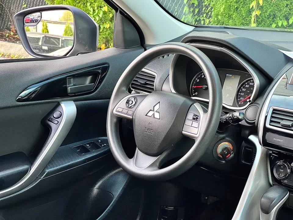 2019 Mitsubishi Eclipse - Image 7 of 10