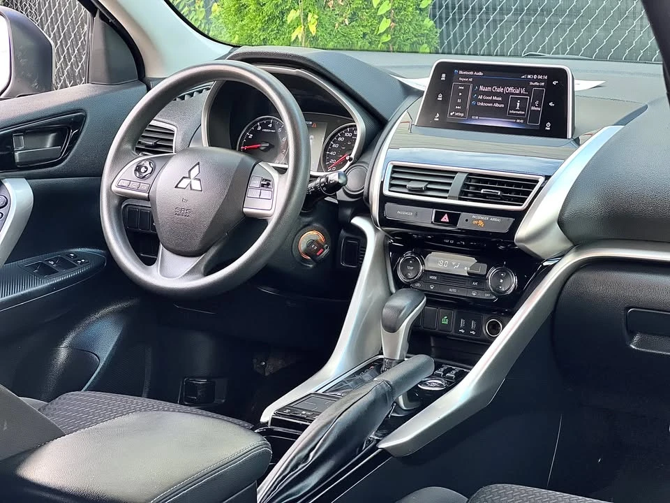 2019 Mitsubishi Eclipse - Image 6 of 10