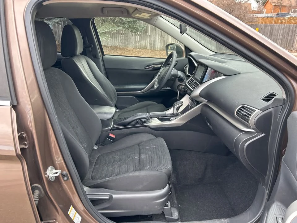 2019 Mitsubishi Eclipse - Image 16 of 20