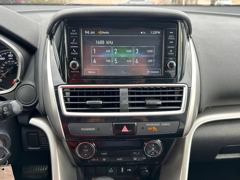 2019 Mitsubishi Eclipse - Image 18 of 20