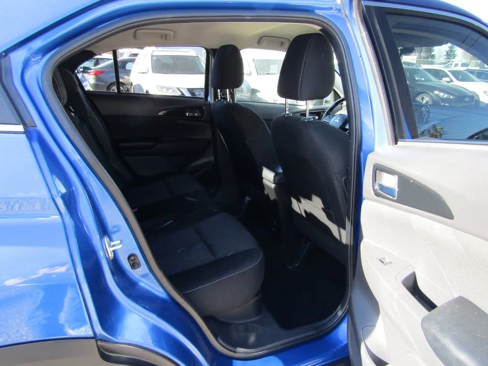 2019 Mitsubishi Eclipse Cross - Image 14 of 20