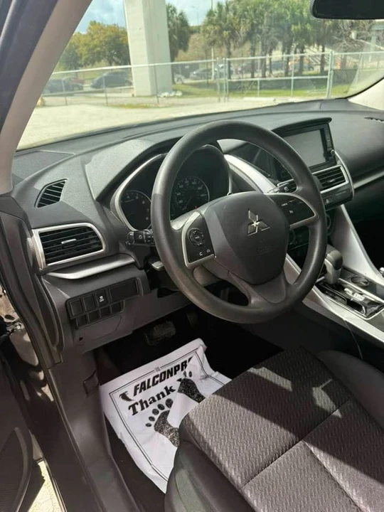 2019 Mitsubishi Eclipse Cross - Image 8 of 19