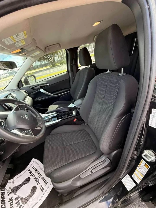 2019 Mitsubishi Eclipse Cross - Image 7 of 18