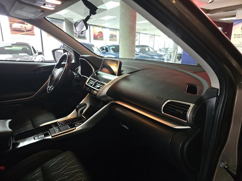 2019 Mitsubishi Eclipse Cross - Image 11 of 18