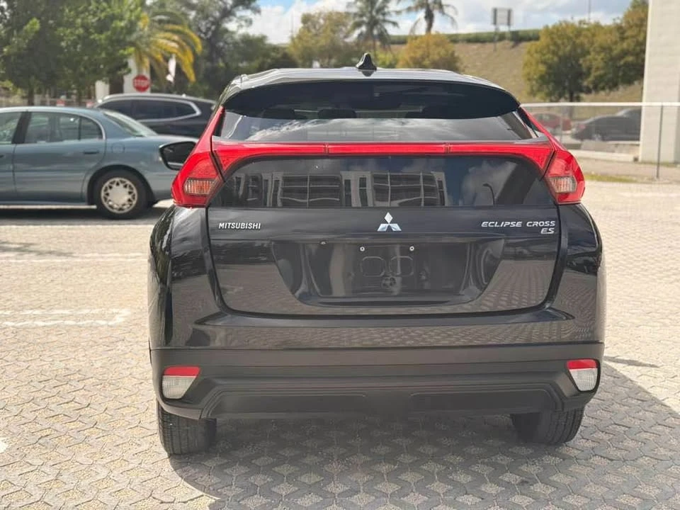 2019 Mitsubishi Eclipse - Image 4 of 18