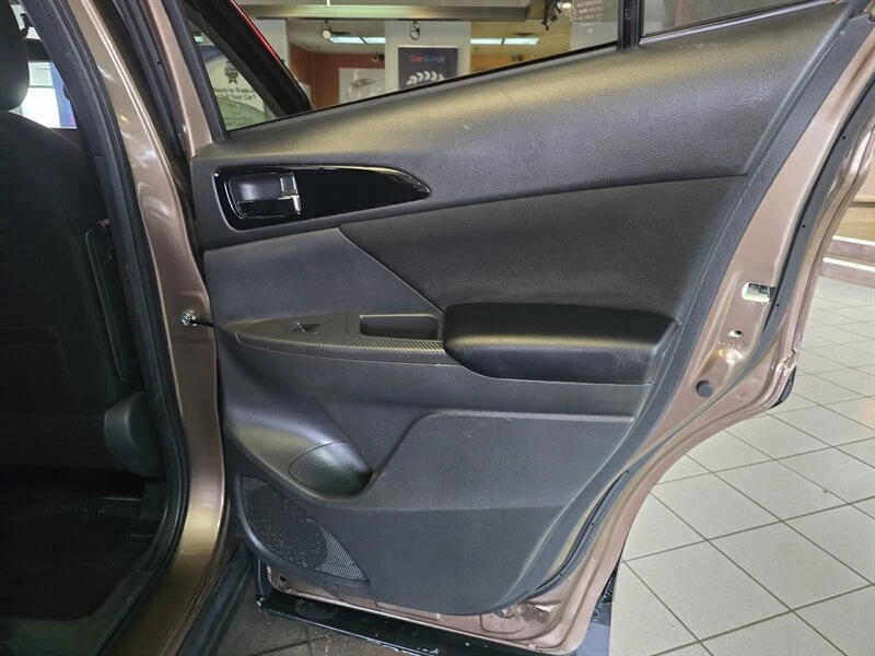 2019 Mitsubishi Eclipse Cross - Image 13 of 18